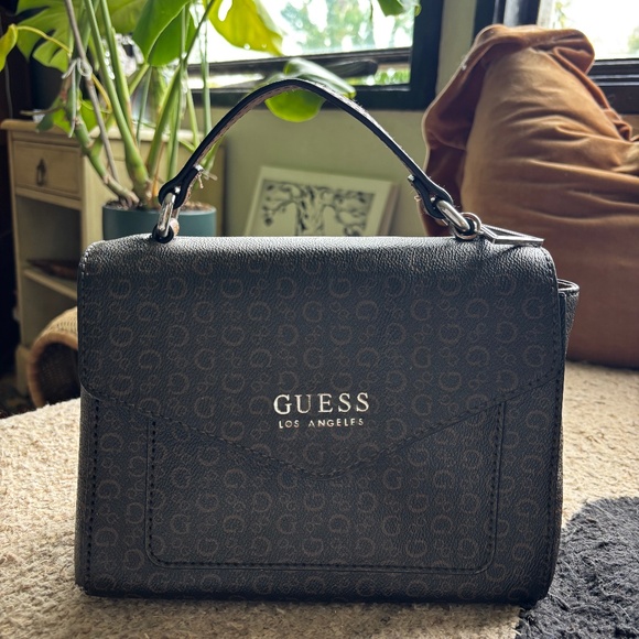 Guess Los Angeles purse - Picture 1 of 4